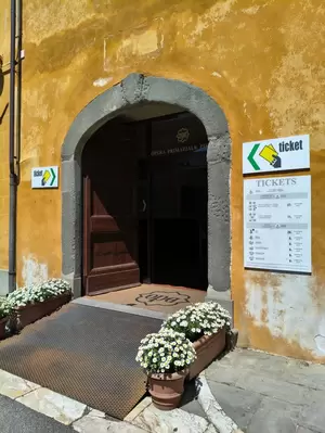 MET Ticket Office at Piazza del Duomo, Pisa